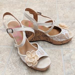 Lace flower cork, canvas wedge sandals beige white